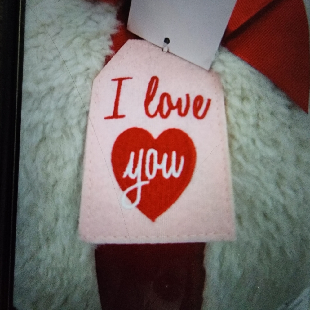 NWT Cupcake & Cashmere 3 pack of adorable heart Pillows ❤️ - Picture 4 of 8
